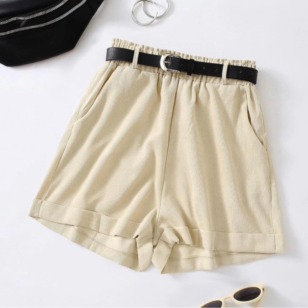 SHEIN Light Beige Cream Wide Leg Corduroy Baggy High Waisted Shorts Size Large